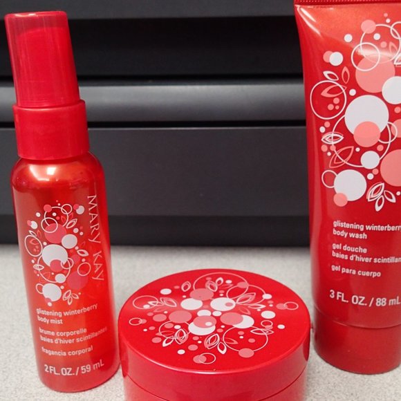 Glistening Winterberry Gift Set - Picture 1 of 4